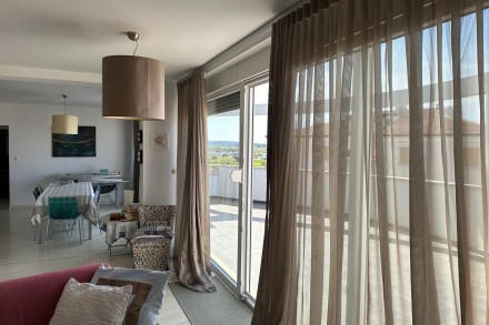 Spacious apartment with a great view of the sea