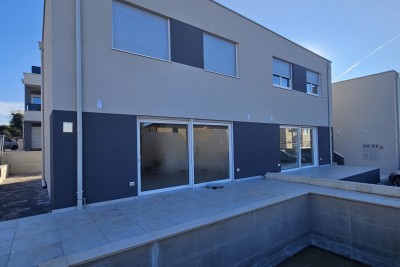 Moderna vrstna hiša, Vabriga