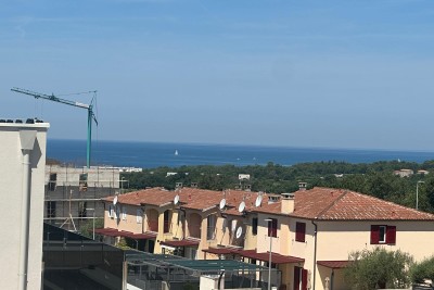 Wohnung im ersten Stock mit Dachterrasse, Vabriga (S3)