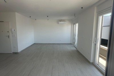 Stanovanje v prvem nadstropju s strešno teraso, Vabriga (S3)