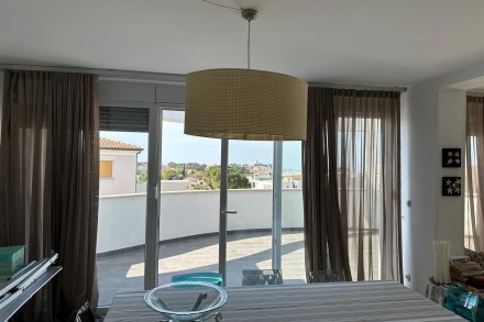 Spacious apartment with a great view of the sea