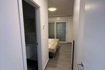 Doppelhaushälfte mit Swimmingpool, Kaštel
