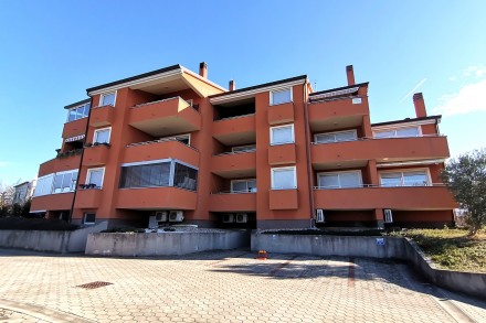 Dvosobno stanovanje na mirni lokaciji