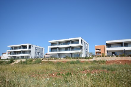 Prekrasan stan sa pogledom na marinu