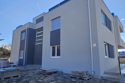 Stan sa bazenom na odličnoj lokaciji, Vabriga ( S1 )