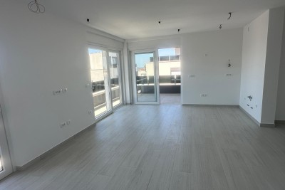 Stanovanje v prvem nadstropju s strešno teraso, Vabriga (S3)