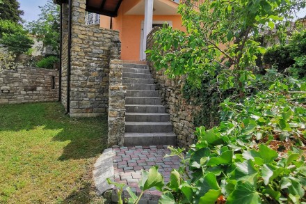 PRILOŽNOST!! Hiša v centru Momjana