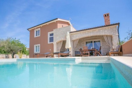 Vila s pogledom na morje