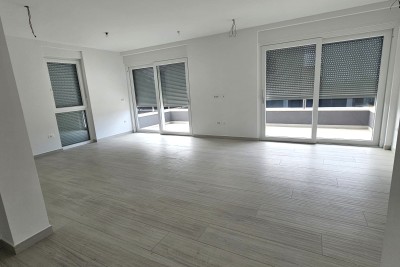 Appartamento al primo piano con terrazza sul tetto, Vabriga ( S4 )