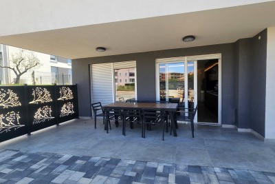 Moderno opremljen stan na dobroj lokaciji, Novigrad