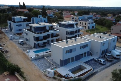 Stan sa bazenom na odličnoj lokaciji, Vabriga ( S2 )