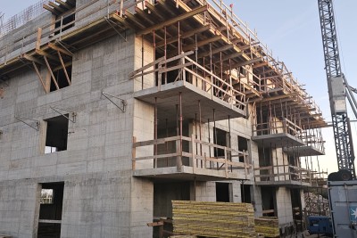 NOVO!! Stan A u prizemlju na dobroj lokaciji