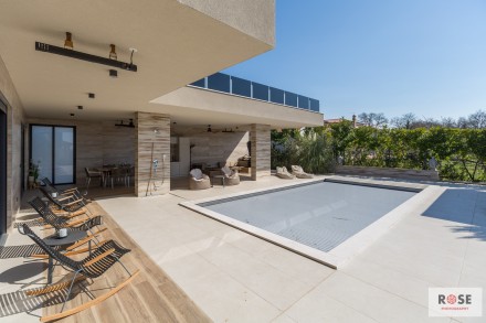 Luxuriös eingerichtete Villa mit Swimmingpool, Novigrad