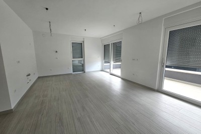 Appartamento al primo piano con terrazza sul tetto, Vabriga ( S4 )