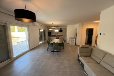 Casa duplex con piscina, Kaštel