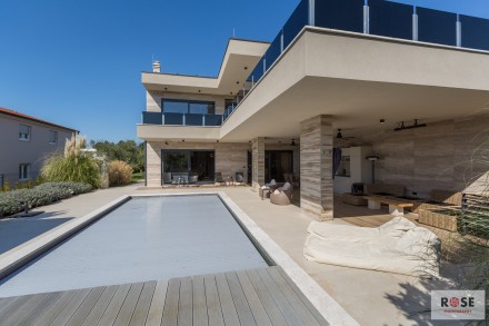 Luxuriös eingerichtete Villa mit Swimmingpool, Novigrad