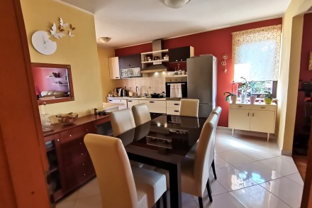 Prostrani stan na atraktivnoj lokaciji