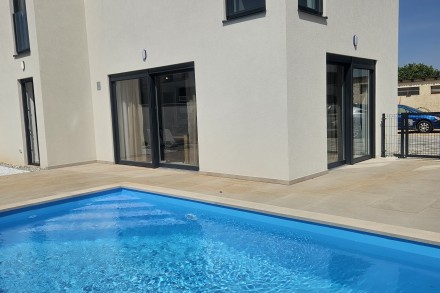 Modernes Reihenhaus mit Pool, Novigrad