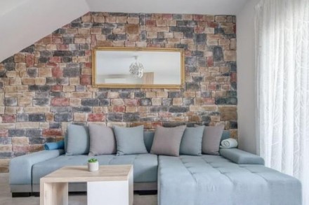 Casa a schiera con piscina, Valica