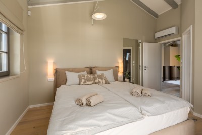 Projekt - Villen mit herrlichem Blick auf Olivenhaine und das Meer