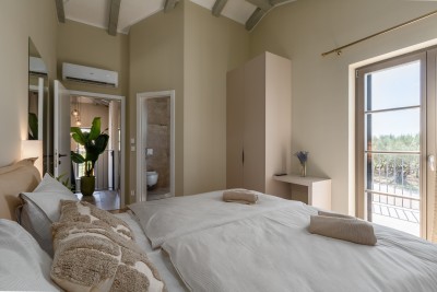 Projekt - Villen mit herrlichem Blick auf Olivenhaine und das Meer